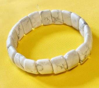 Armbänder aus Naturstein im Angebot